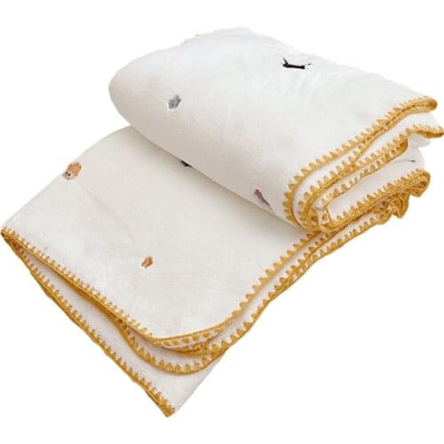 Fashional Embroidered flowers Fleece Baby Blanket,Plushed Baby Swaddle,Stroller Cover,Newborn Baby Girls Lovely CartoonBlanket