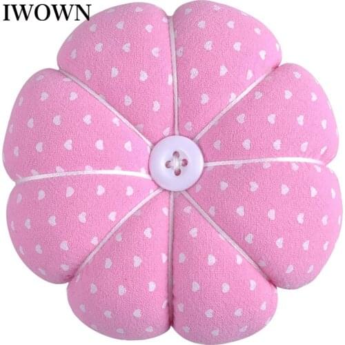 1pcs Polka Pink Dots Pin Cushion Wrist Pins Cushions Wristband Wearable Needle Pincushions Pins Holder for Sewing Quilting