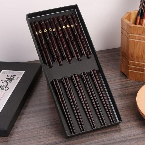 5 Pairs Japanese Wood Chopsticks Style 22.5cm Sakura Pattern Red Wooden Tableware Chinese Chopsticks Gift Sets