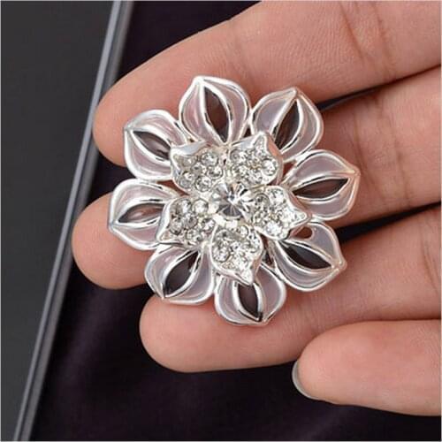 2017 SUTI Fashion Brooches Pin For Women Rhinestone Crystal Gold Silver Enamel Brooch Pins Rose Flower Finger jewelry