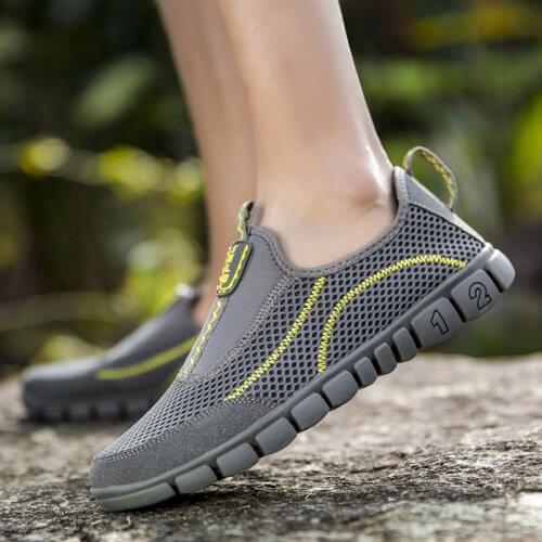Summer Mesh Sneakers Men Shoes Slip On Breathable Loafers Flat With Fashion Walk Shoes Light Weight Tenis Zapatos De Hombre 2020
