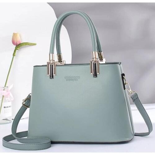 Fashion Large Capacity Womens Bag Casual Temperament Soft Womens Handbag Red Black Khaki Messenger Bag DL125 25