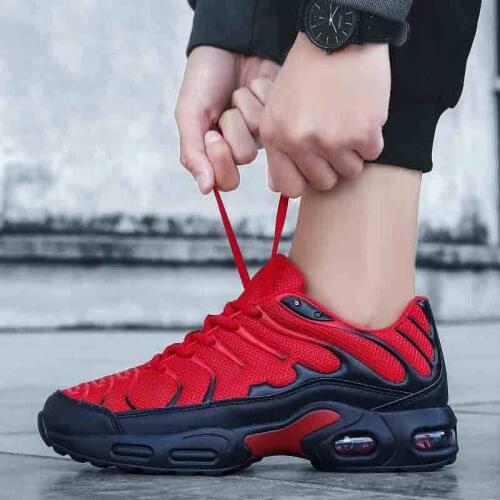 New fashion large leisure sports fashion mens shoes new thick bottom anti slip light sports mens running shoes leisure shoes
