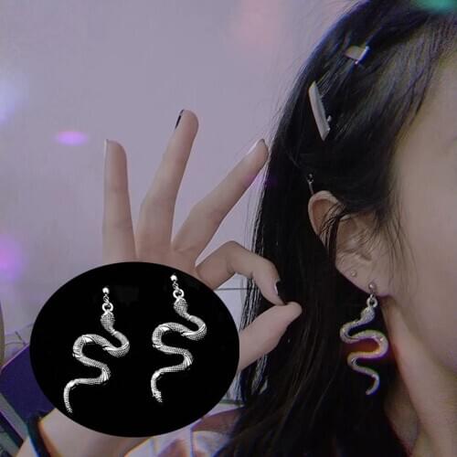 Sygune Stud Earrings