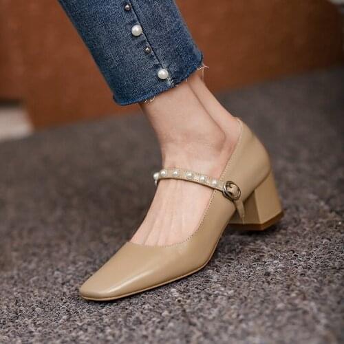 Hanged Metal Spring Summer 2021 Women Fashion Shoes Shallow Genuine Leather Med Heels Pumps Wedding Party Women Shoes