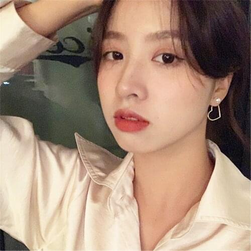 Ladies Cute and Elegant Pearl Heart-shaped Earrings Female New Summer Accessories Simple Female Ear Jewelry Earrings for Women