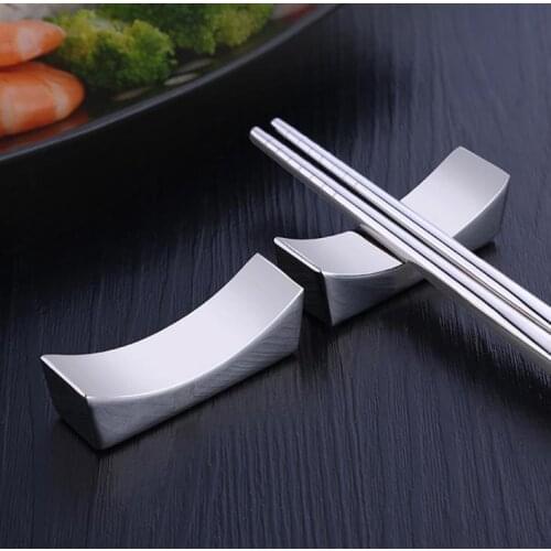 100pcs Chinese Chopstick Rest Traditional Irregular Square 304 Stainless Steel Chopsticks Holder Rack Frame Kitchen Tools SN243