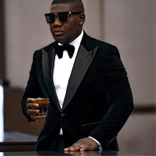 Black Velvet Groom Tuxedo for Wedding Slim fit 2 Piece Man Fashion Suits with Satin Peaked Lapel Prom African Jacket Pants