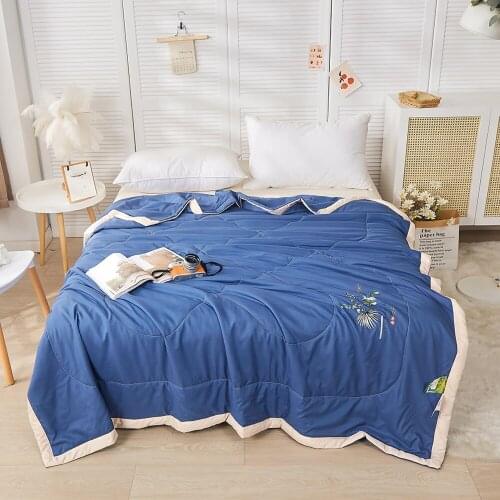 Summer Cool Quilt Sofa Bed Throw Blanket Breathable Air-conditioning Quilt Bedding Comforter Single Double Bed Thin Quilt
