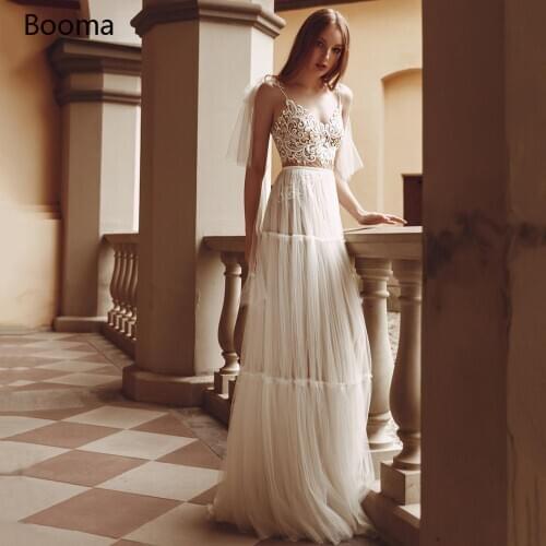 Boho Lace Wedding Dresses Bohemian V-Neck Beach Bride Dresses Spaghetti Straps Tiered Tulle A-Line Wedding Gowns Adorning Cuffs