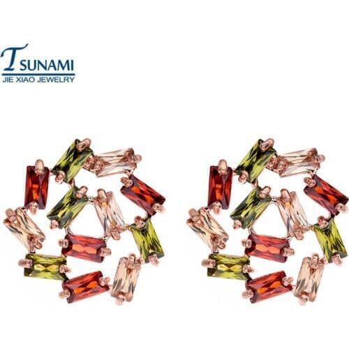 In 2017, the quality of the AAA cubic zirconia zircon earrings, is the first choice for women to marry jewelry