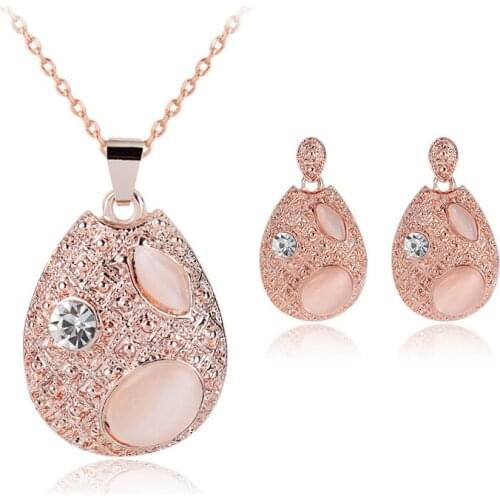 Hot Sale Elegant Rose Gold-color Shining Rhinestone Crystal Rhombic Pendant Necklace Earring Set for Women Jewelry Set