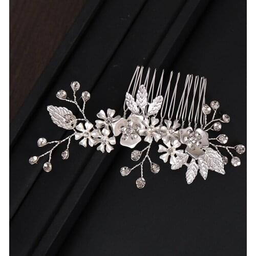 Wedding Hair Comb Decor Rhinestone and Pearl Fashion Elegant Beautiful Accessory for Bride and Bridesmaids