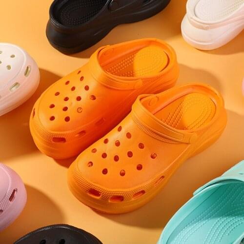 Fashion New Beach Thick-Soled Hole Shoes 2021 Baotou Sandals and Slippers Women Outdoor Slope with Garden Sandals Women