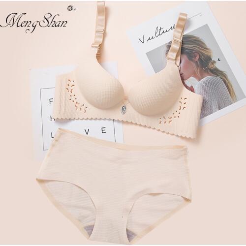 One piece lattice Hollowing out Carving Palm cup No trace Wireless Bras Suit sexy Comfortable Adjustment type stripe Underwear