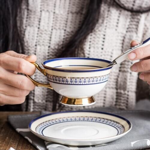 Ceramic Water Mug Afternoon Tea Cup Saucer Set With Gold Edge Bone China Coffee Cup Hand-made Gold Edge Tea Cup Dinnerware Set