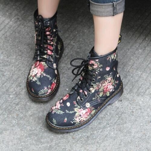 SLYXSH Plus Size Fashion Autumn Beautiful Flower Shoes Woman Lace-Up Motorcycle Cow Muscle Cowboy Flat Ankle Boots For Women
