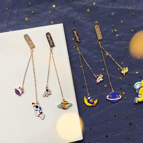 1 Pcs Cute Flowers Planet Star Pendant Metal Bookmarks Stationery School Office Book Marker Page Clip Student Gift