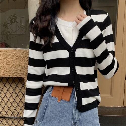 Striped Knitted Sweater Women Patchwork Single Breasted Knitwear Fake Two Piece Jumpers Loose Vintage Casual Spring Sweater X432