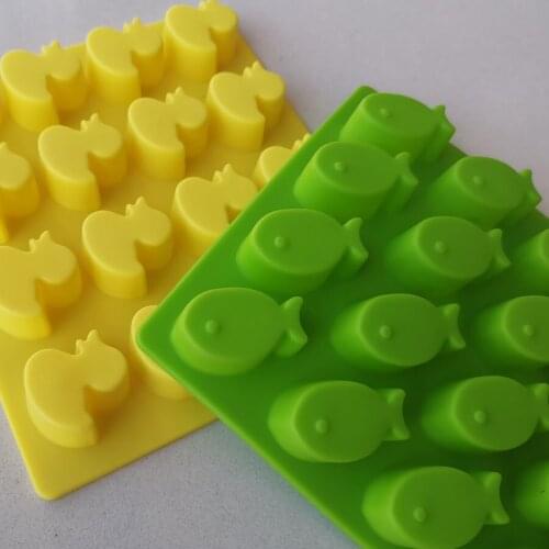 1 Set of 2pcs Cute Fish And Duck Silicone Fondant Gummy Candy Mold, Chocolate Mold, Jelly Mould, Ice Mould