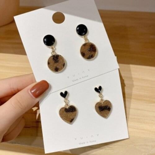 Korean autumn and winter leopard pattern love circle earrings simple high-end fashion ladies temperament earrings women