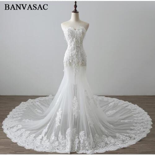BANVASAC 2017 New Mermaid Elegant Embroidery Strapless Wedding Dresses Sleeveless Satin Crystals Court Train Lace Bridal Gowns