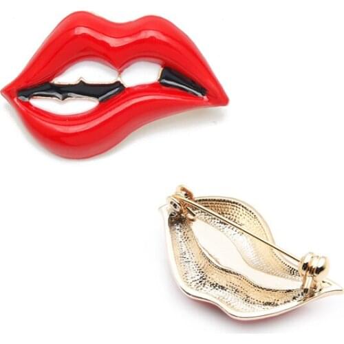 Red Lip Brooch Enamel Pin Women Men Party Banquet Jewelry Badges Brooches Pins Shirt Suit Dress Corsage Pin