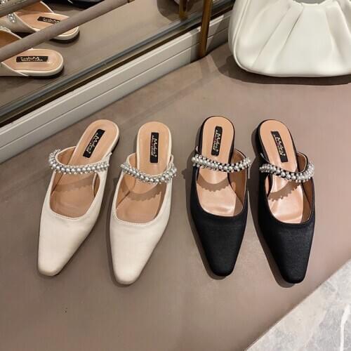 Satin Women Slippers Beige/Black Round Toe Slides Slippers Rhinestone Design Flats Heeled Casual Flip Flips Summer Beach Shoes