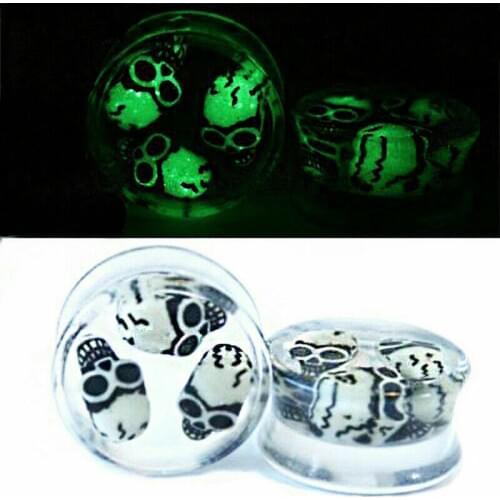 2pcs Luminous 3D Skull Ear Plugs and Tunnels Glow In the Dark Saddle Acrylic Ear Expanders Gauges Piercings oreja Body Jewelry