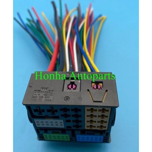 Car Multimedia Host Navigation Bluetooth Radio Plug Connector 52 pin with 8X0 035 444/3B7 035 447 with terminal