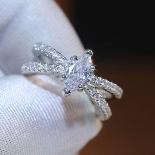 Luxury Female White Leaf Crystal Ring Charm Silver Color Cross Wedding Rings For Women Trendy Bride Zircon Stone Engagement Ring
