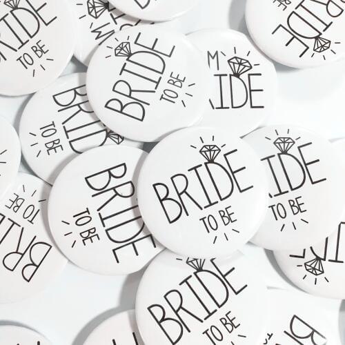 1Pcs Bride To Be Badge Hen Party Team Bride Bridesmaid Decoration Badge Bachelor Party Bride To Be Wedding Party Supplies TB26