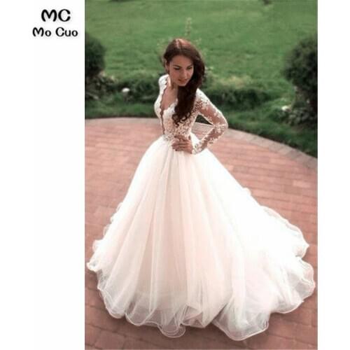 Boho Princess Ball Gown Wedding Dresses Long Sleeve Bridal Gown with Lace Appliques Button V-Neck Tulle Ivory Wedding Gown