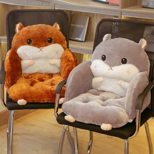 Cushions and cushions are integrated for long sitting, waist back protection, and plush chair cushion is warm and thick