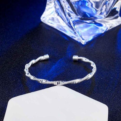 Gold/Silver Twist Bracelets Women/Mother Metal Cuff Bangle Tendy Fashion Accessories Jewelry Bride/Birthday Gifts