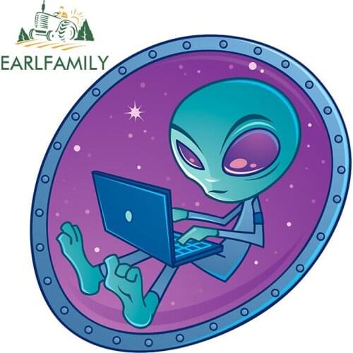 EARLFAMILY 13cm x 12.9cm for Alien with Laptop Computer Car Sticker Windshield Waterproof Decal Anime Scratch-Proof Car Styling