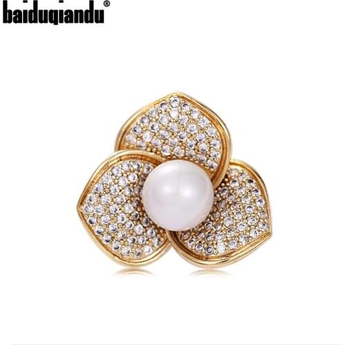 Baiduqiandu New Arrival Cubic Zirconia CZ Crystal and Shell Pearl Flower Small Cute Copper Brooch Collar Pins