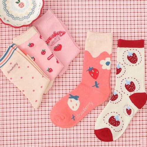 New Fashion Womens Sweet Crew Socks Strawberry Tube Cotton Female Socks Harajuku College Style Casual Fresh Socks