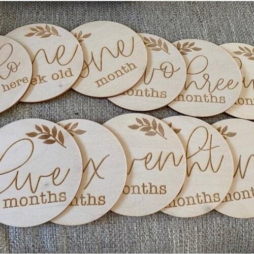 Wooden Milestone Baby Cards / Engraved Milestone Prop / Monthly Baby Idea / Newborn Gift Idea / Baby Shower Gift