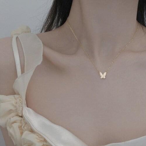 Vintage Gold Butterfly Pendant Necklace For Women Fashion Chic Insect Star Charm Statement Necklaces Summer Jewelry