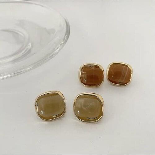 Retro Fashion Contracted Earrings Geometric Trendy Beautiful Ladies Earrings Resin French Style Stud Earrings Wholesale