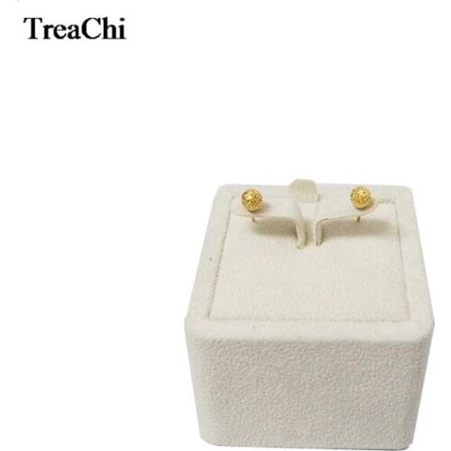 Fashion Beige Velvet Stud Jewelry Display Tower Wooden Earring Holder Stud Organizer Storage Display Stand 5.5*5.5*4.5 CM