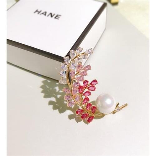 Vintage Crystal Flower Brooches Pins Rhinestone Brooch Wedding Bridesmaid Leaves Pin Dress Jewelry Broach for Women Xmas Gift