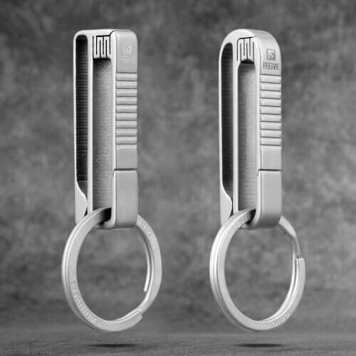 Titanium Keychain Luxury Car Key Holder Key Ring Hanging Buckle Lightness for Man Male Fathers Day Creativity Gift Wholesale