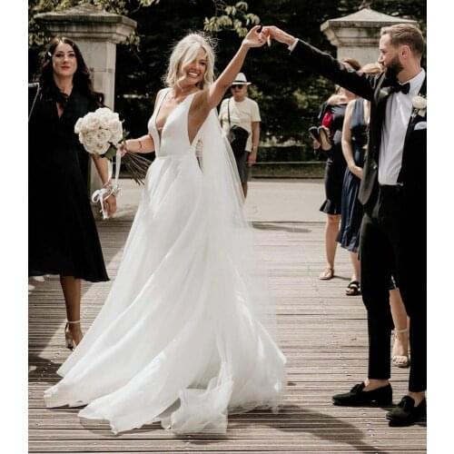 Vintage Long A-Line Tulle Wedding Dresses Floor Length Pleated V-Neck Vestidos de novia Abendkleider Bridal Gowns for Women