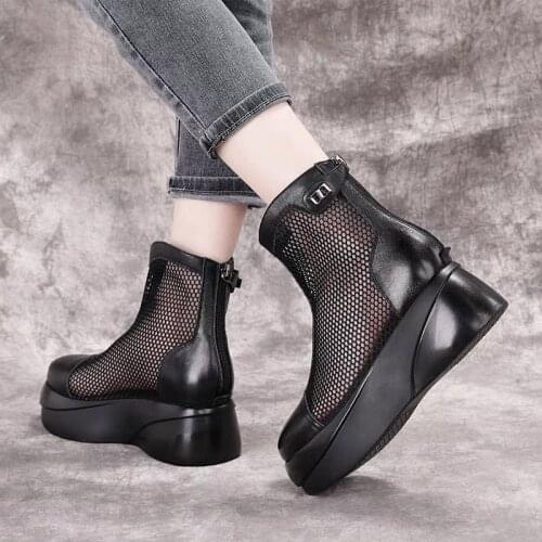 Autumn New Round Head Thick Heel Belt Buckle British Style Thick Heel Patent Leather Lace Casual Short Boots Women