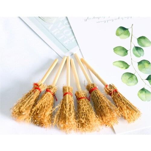 1 Pc Dollhouse Miniature Mini Wood Broom Model Pretend Play Furniture Toys 1:12 Doll House Decoration Toy Dollhouse Accessories