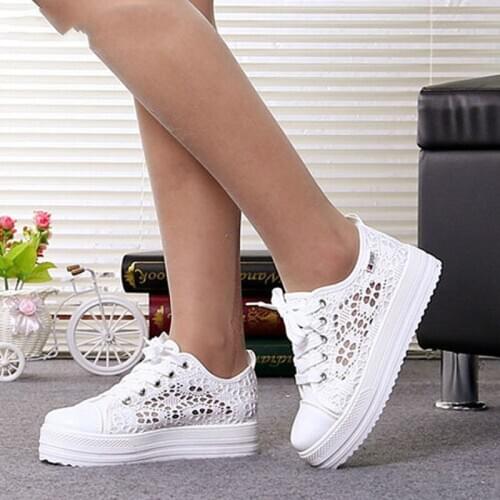 Summer Cutouts Lace Canvas Shoes Hollow Floral Print Breathable Platform Women Casual Shoes Students Canvas Shoes Women Sneakers