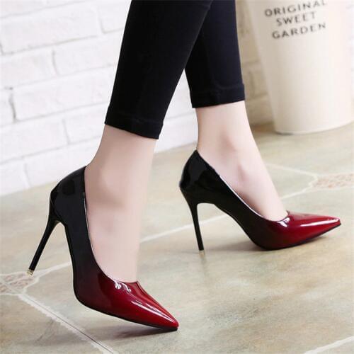 2019 Pearl Metal Buckle Show Thin Womens Sandals Solid Patent Leather Pointed Toe Fashion Brand High Heels Women Shoes