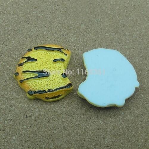 Resin flat back delicious biscuit 30mm Cabochons Jewelry Fit Mobile Phone Hairpin Headwear DIY Accessories B103-3